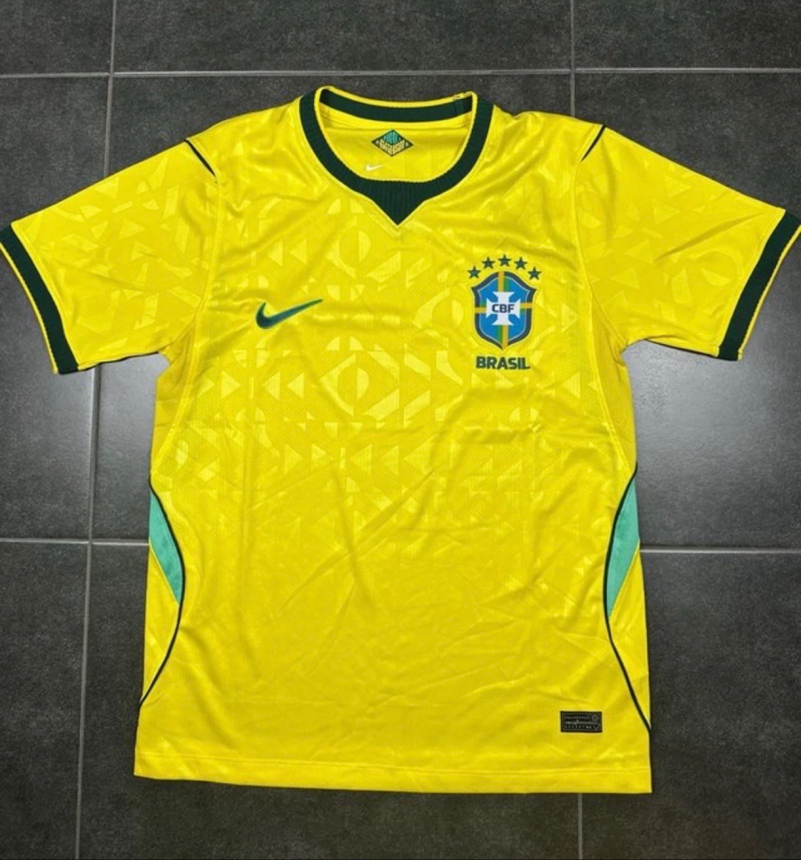 Camisola principal Brasil 2026